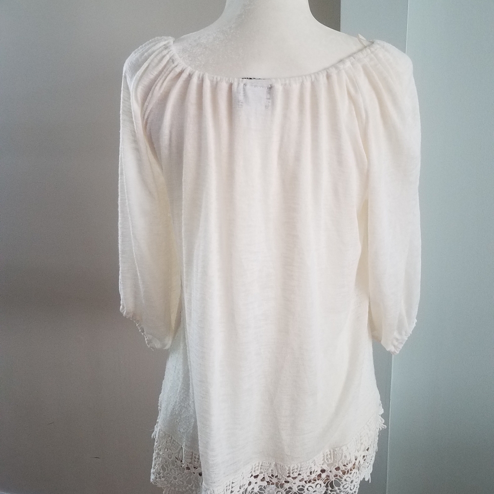 Bobeau Boho Lace Hem Cream Color Top Large - Picture 3 of 9